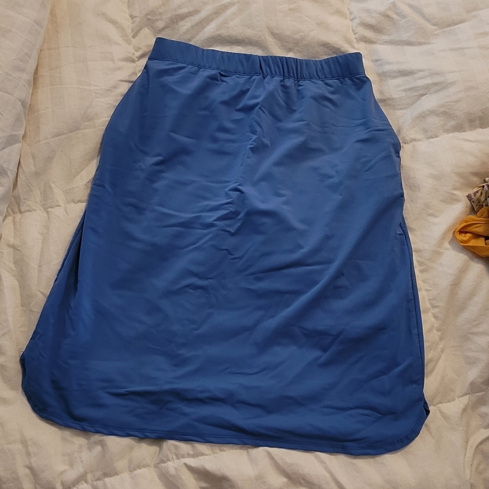 Athletic skirt with pockets